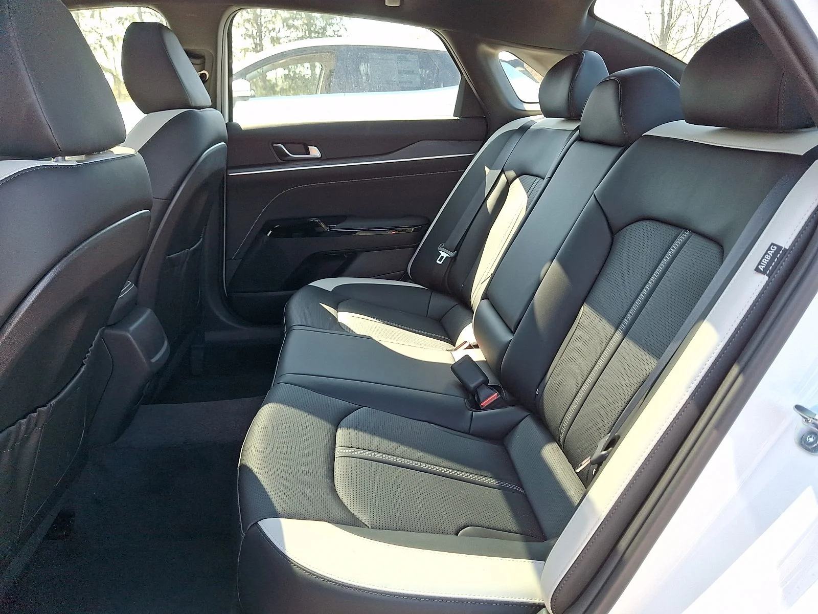 New 2026 White Kia GT-Line image 9