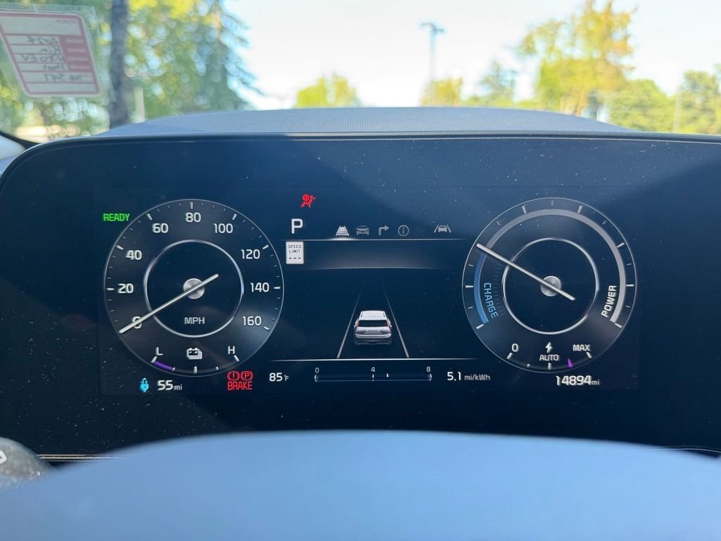 Used 2024 Steel Gray Kia Wind image 19