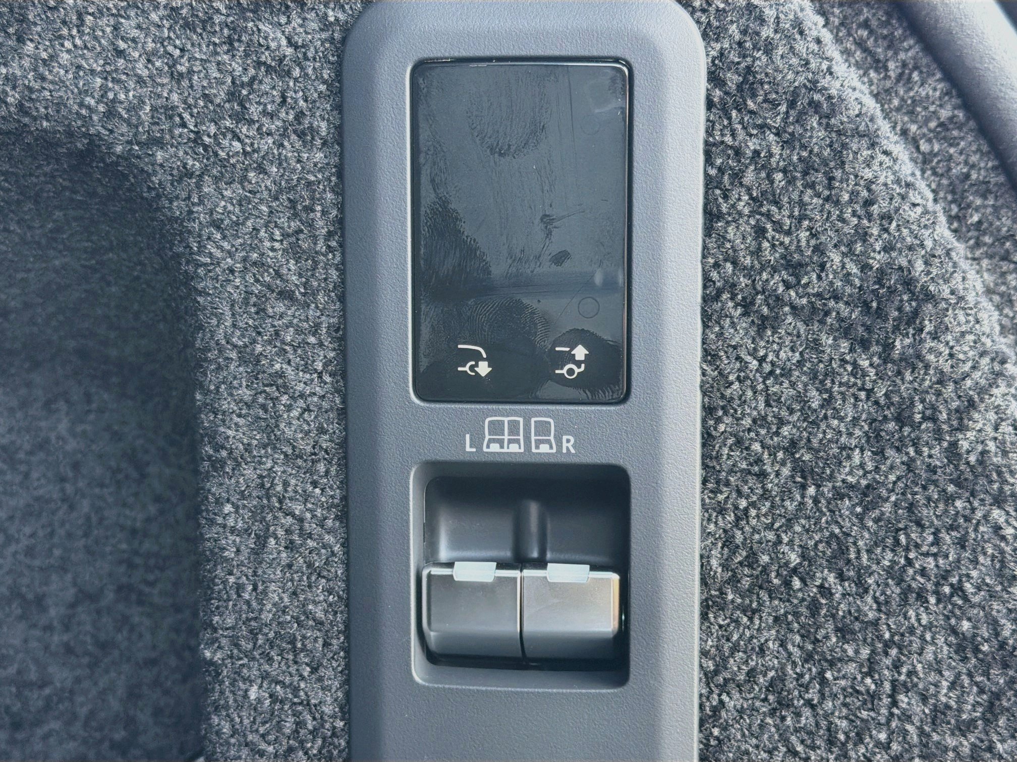 New 2026 Fuji White Land Rover SE image 13