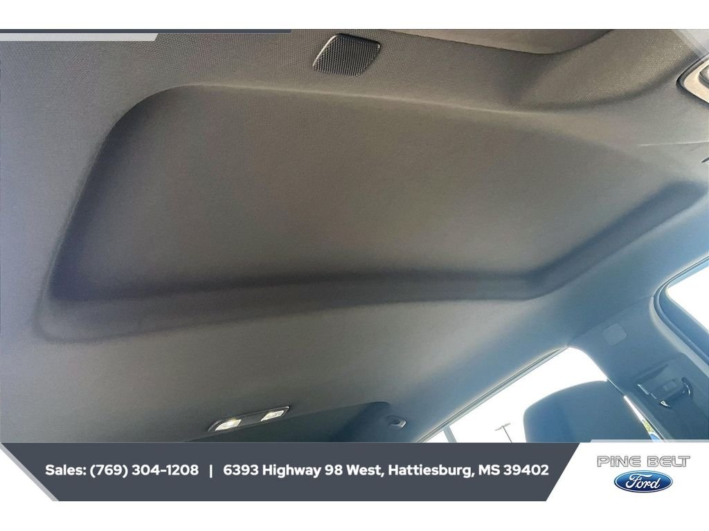 Used 2022 Onyx Black GMC Elevation image 17