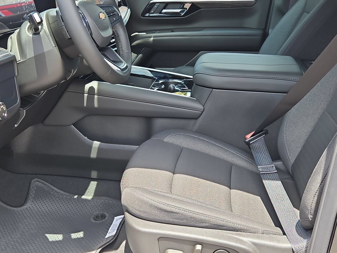 2026 Chevrolet Suburban LS - Photo 19