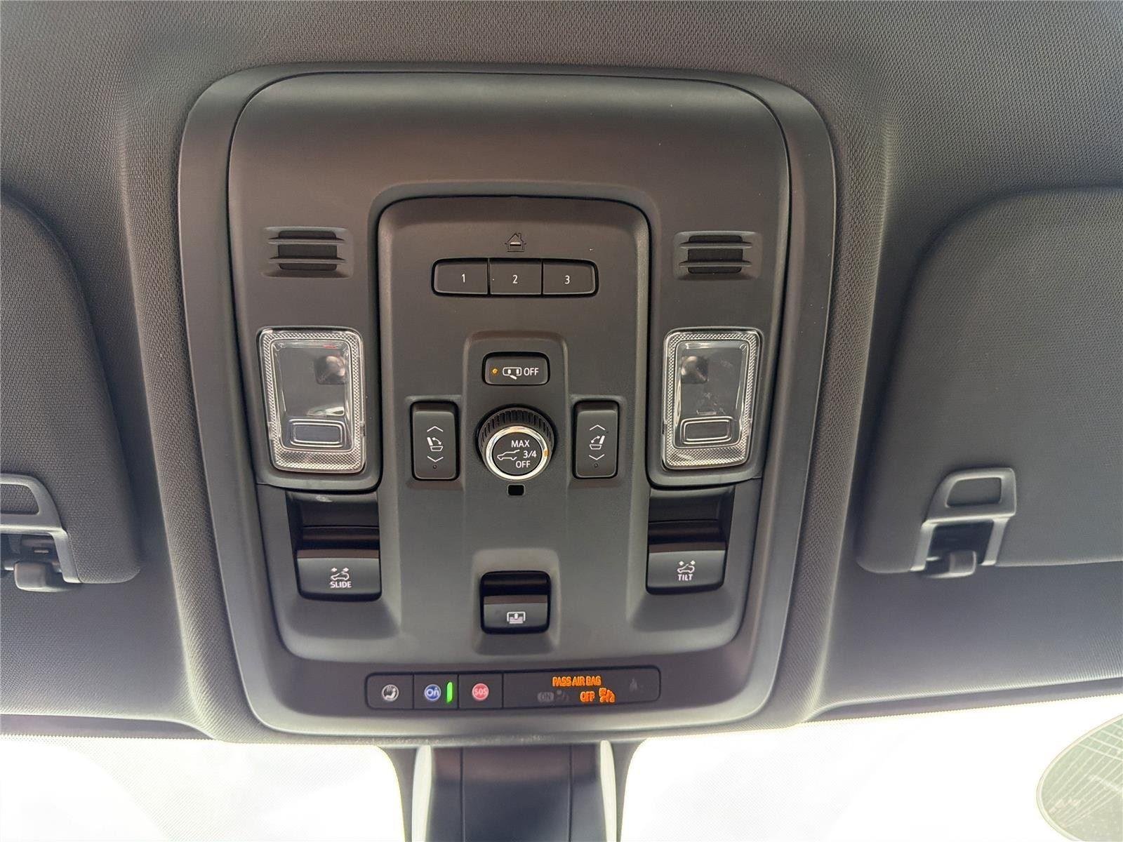 Used 2021 Satin Steel Metallic GMC SLT image 19