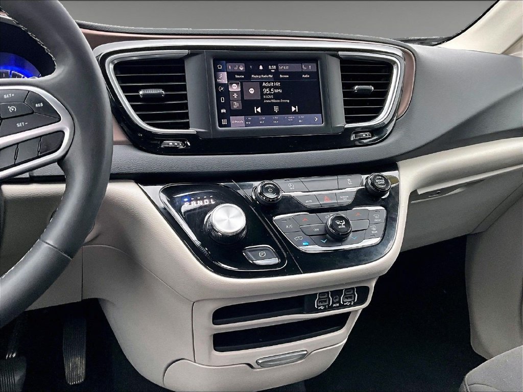 Used 2024 White Chrysler LX image 19