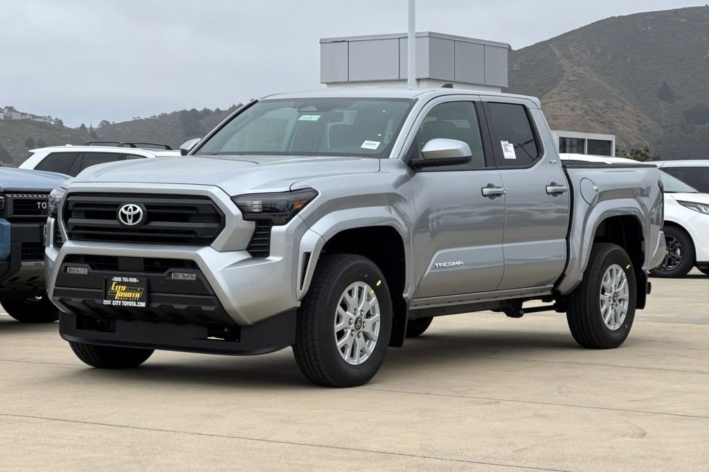 2025 Toyota Tacoma SR5 - Photo 8