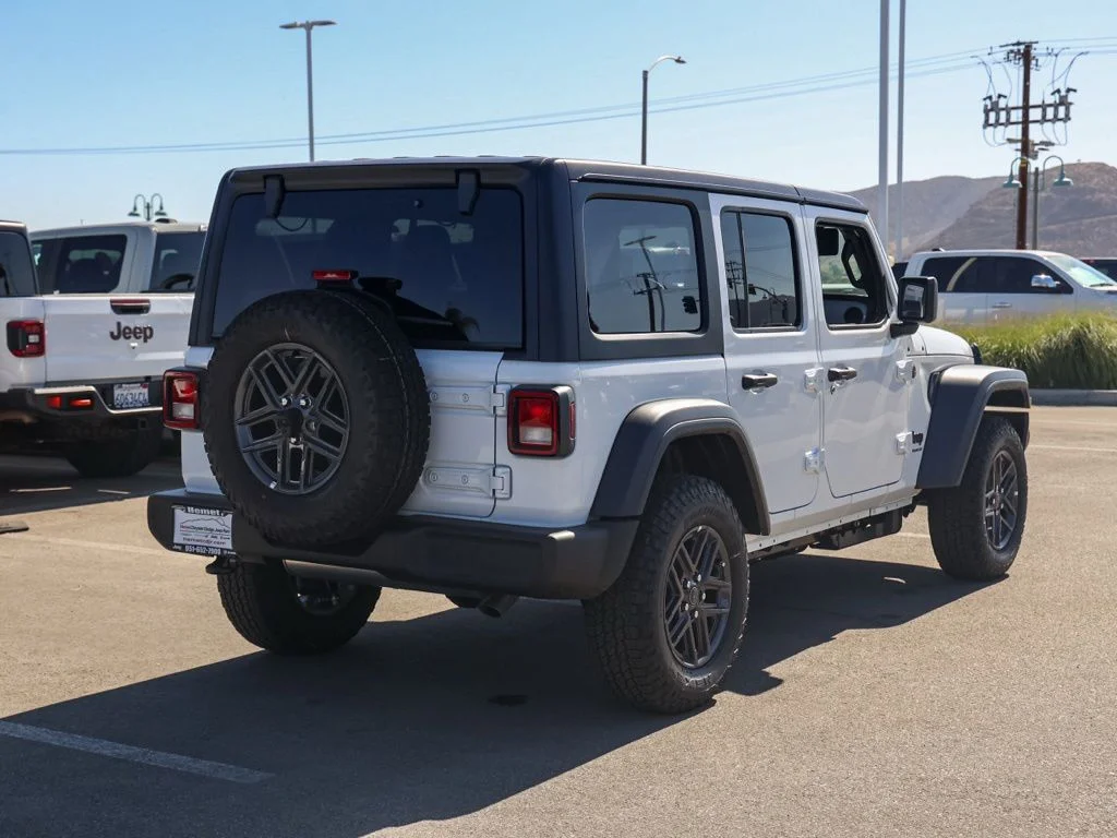 New 2026 Bright White Clear-Coat Exterior Paint Jeep Sport S image 3