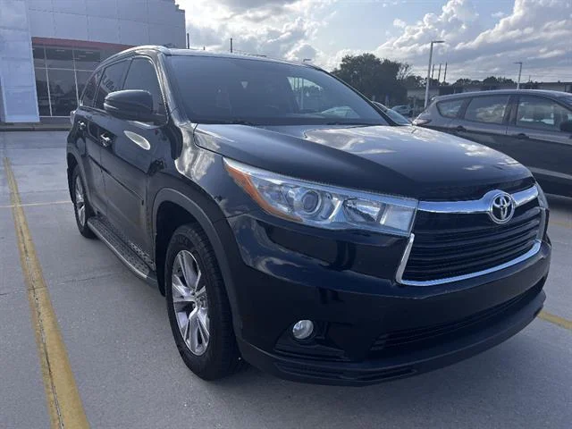 2015 Toyota Highlander XLE V6's photo