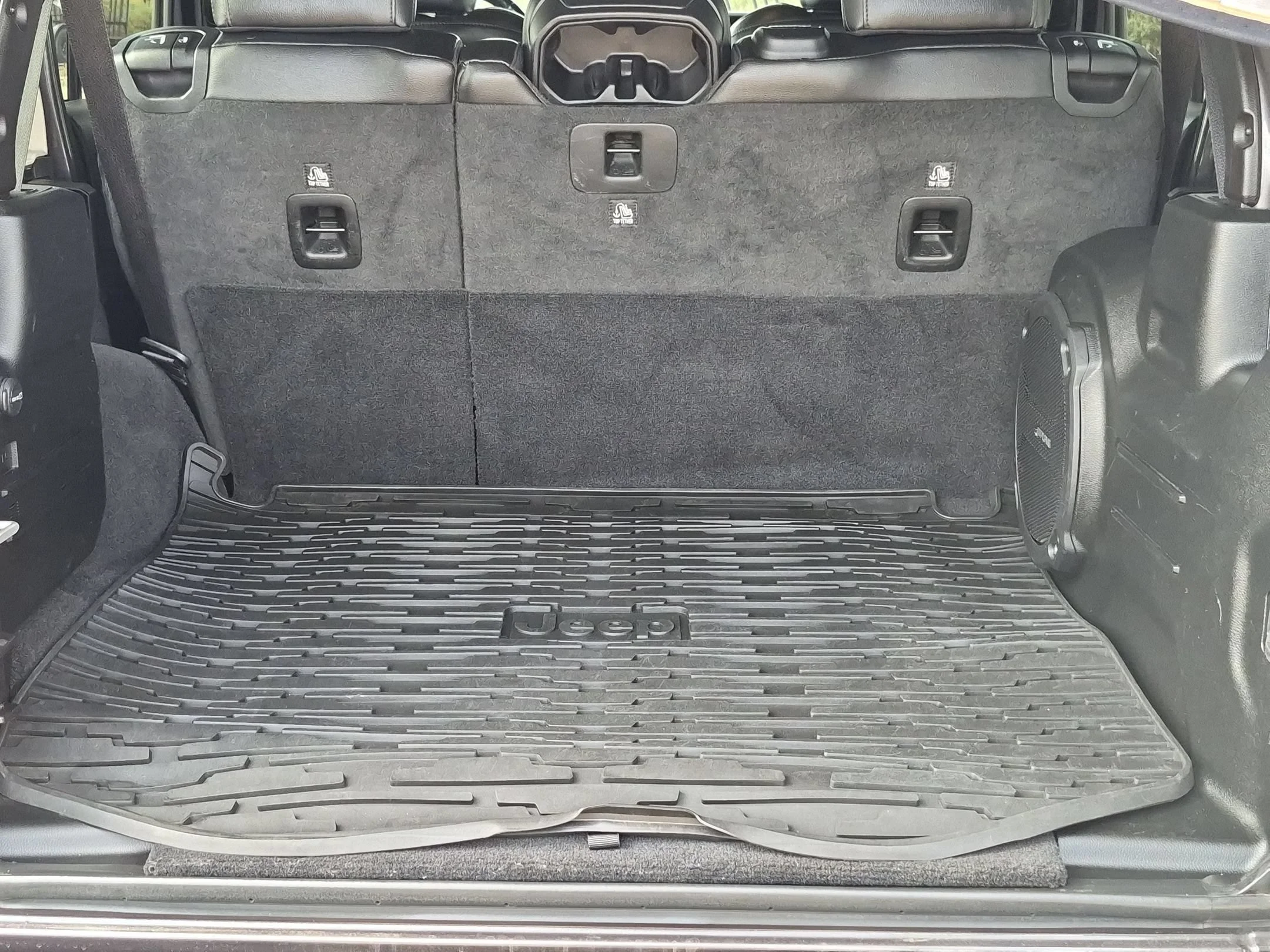 Used 2021 Gray Jeep Unlimited Rubicon image 26