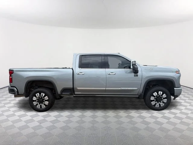 Used 2024 Sterling Gray Metallic Chevrolet High Country image 4