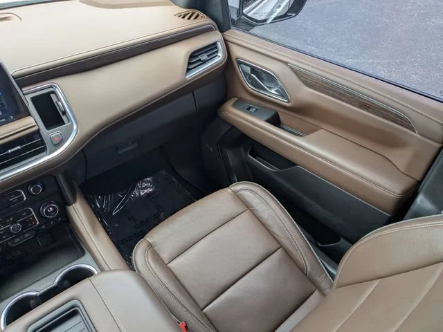 Used 2023 Iridescent Pearl Tricoat Chevrolet High Country image 19