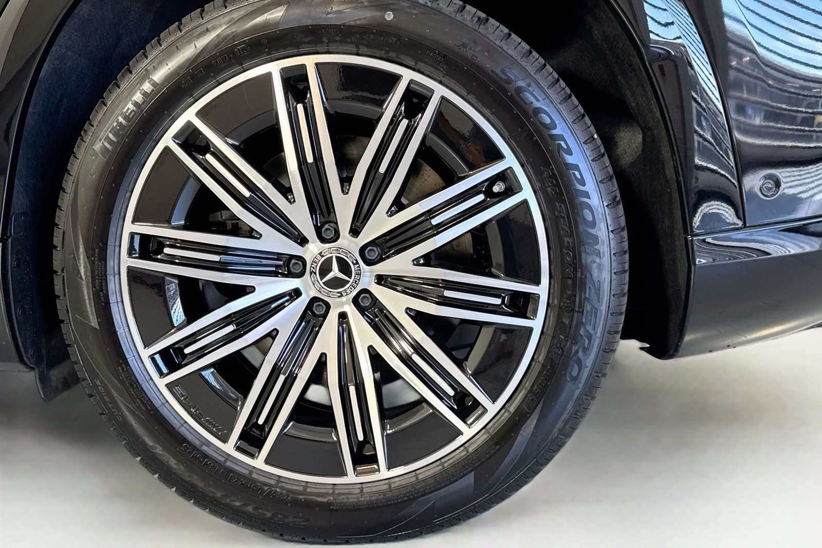 New 2026 Black Mercedes-Benz EQS 400 image 28