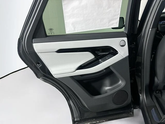 Used 2026  Land Rover Dynamic image 24