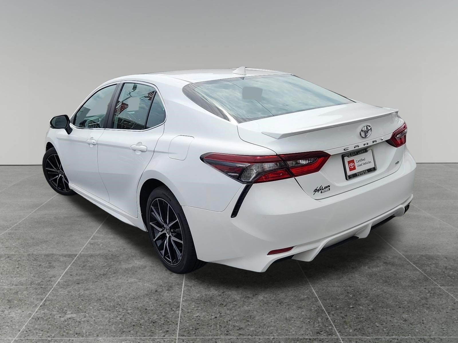 Certified Used 2024 Ice Cap Toyota SE image 5