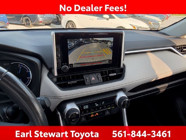 Certified Used 2024  Toyota XLE Premium image 8