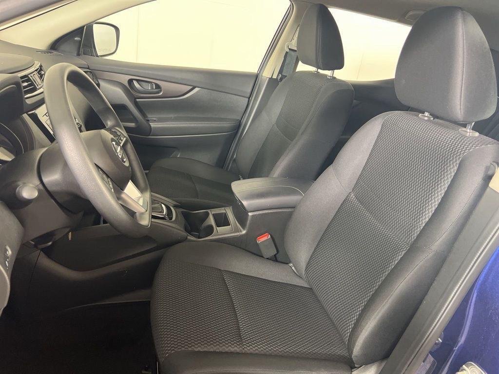 Used 2020 Caspian Blue Metallic Nissan S image 13