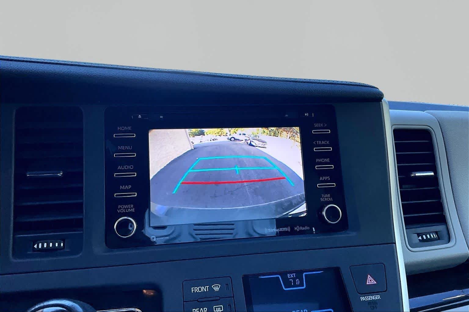 Used 2020 Predawn Gray Mica Toyota XLE image 27