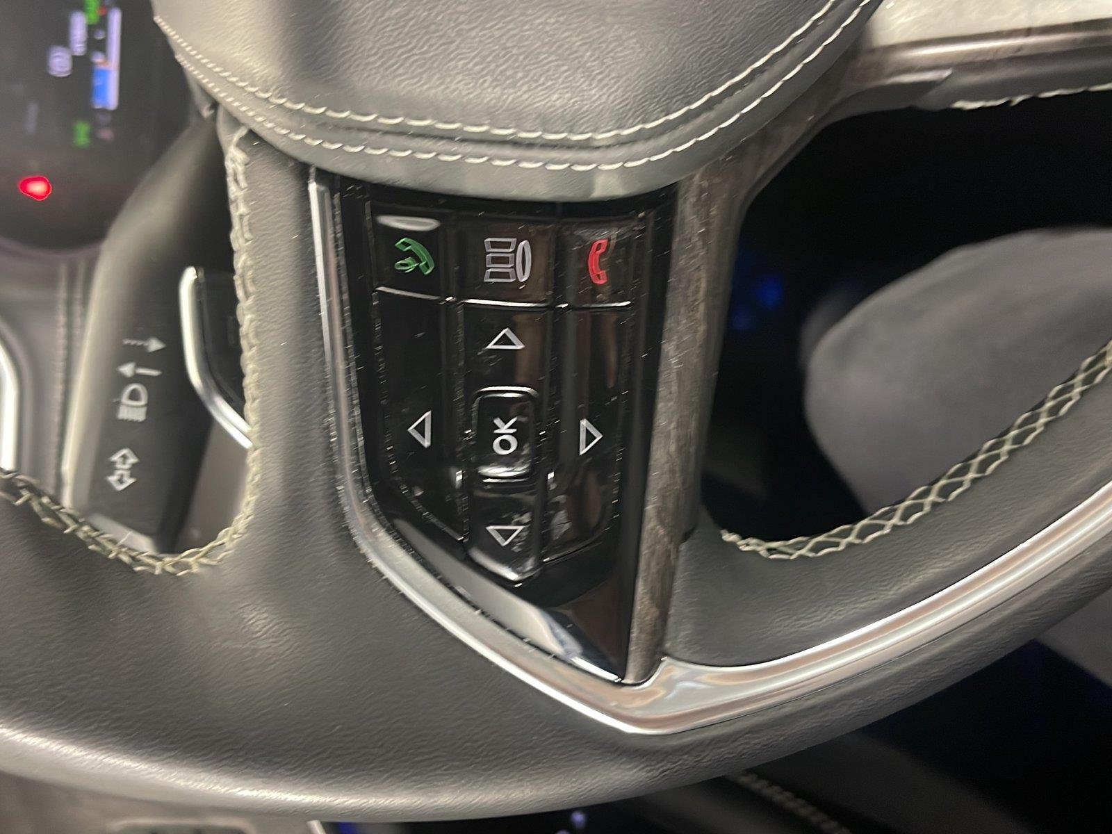 Used 2023 Hydro Blue Pearlcoat Jeep Overland image 24
