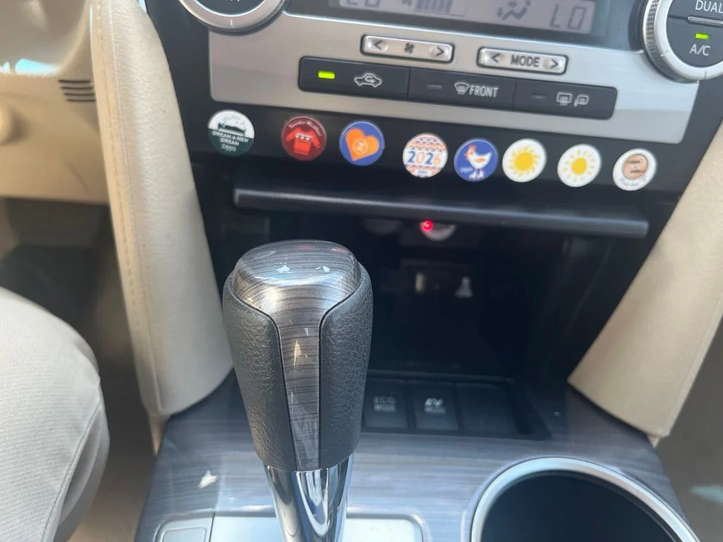 Used 2014 Super White Toyota XLE image 19