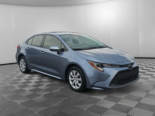 Used 2022  Toyota LE image 6