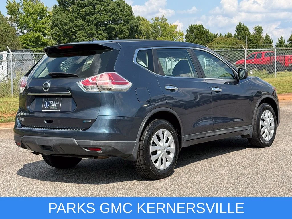 Used 2014 Blue Nissan S image 2