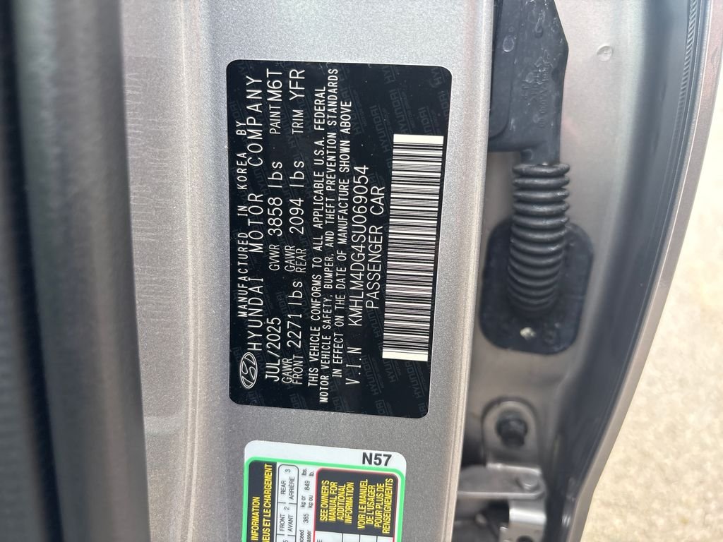 Used 2025 Silver Hyundai SEL Sport image 23
