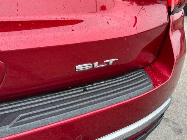 Certified Used 2022 CAYENNE RED TINTCOAT GMC SLT image 17