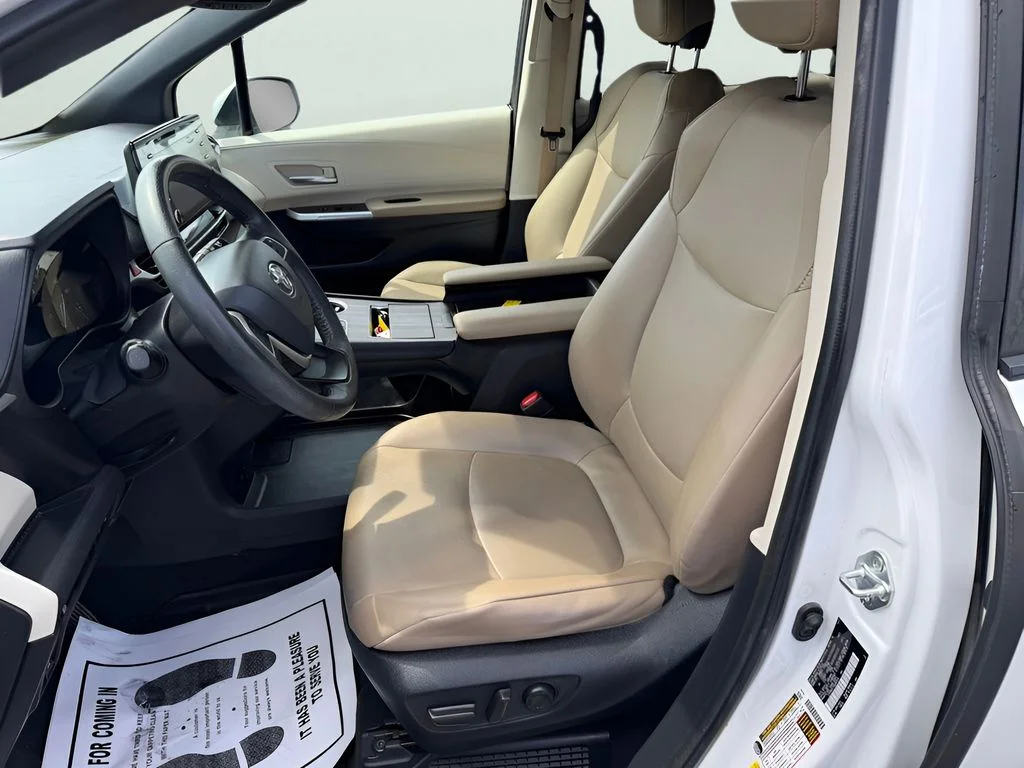 Used 2022 Wind Chill Pearl Toyota XLE image 17