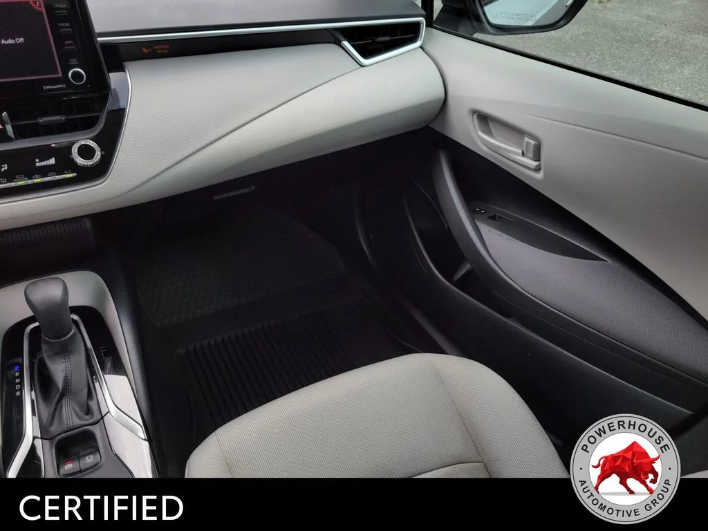 Used 2022 Silver Toyota LE image 19