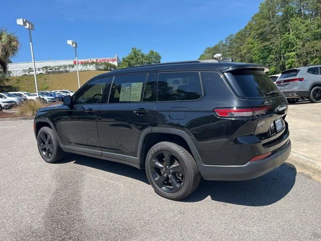 Used 2023 Black Jeep Altitude image 38