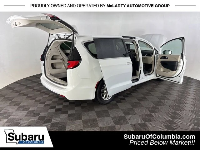 Used 2023 White Chrysler Touring L image 19
