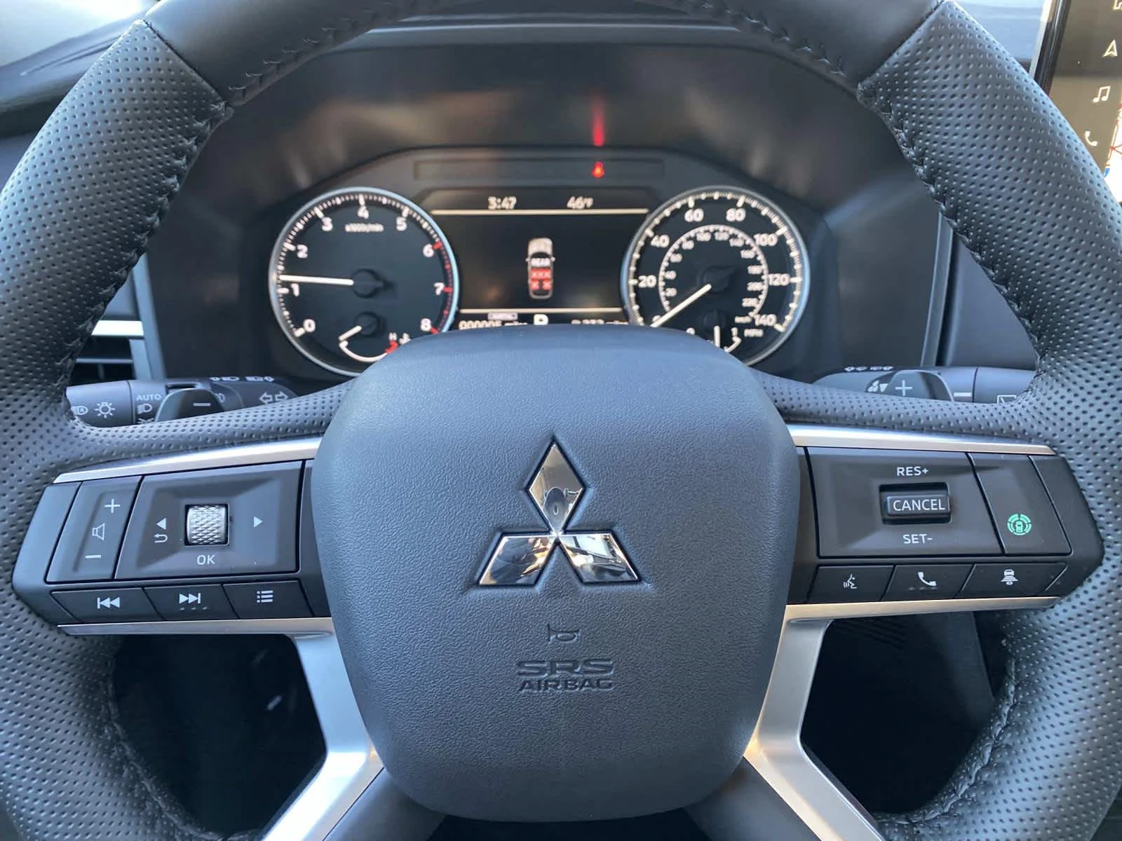 New 2026 Moonstone Gray Metallic Mitsubishi SE image 13