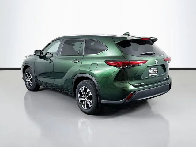 Used 2023 Green Toyota XLE image 5