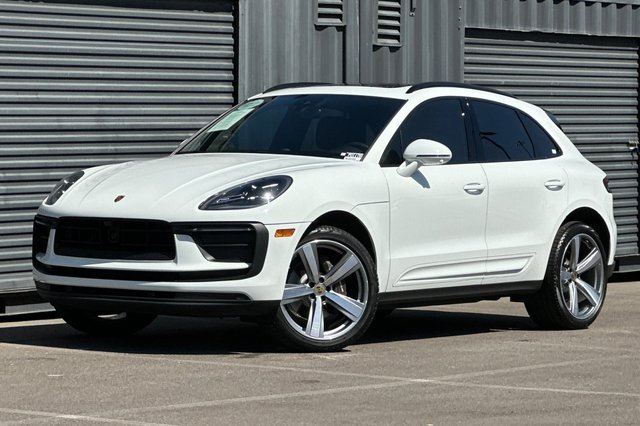 2023 Porsche Macan AWD