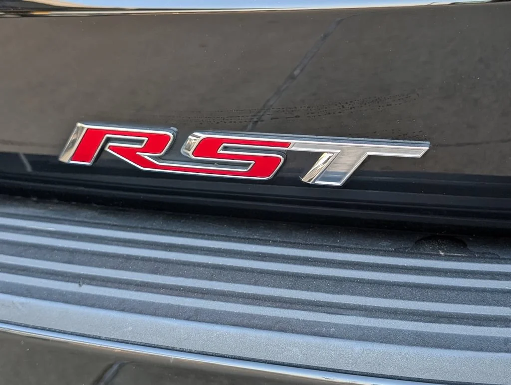 2022 Chevrolet Suburban RST - Photo 37