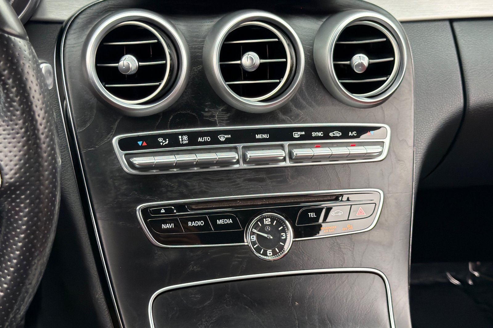 Used 2017  Mercedes-Benz C 300 image 19