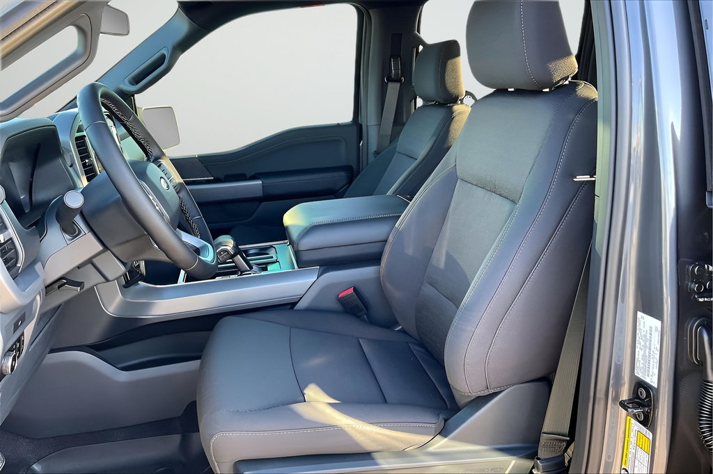 New 2026 Carbonized Gray Metallic Ford XLT image 10