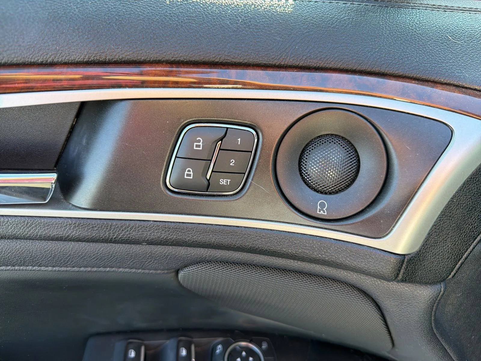 Used 2019 Ingot Silver Lincoln Reserve image 12