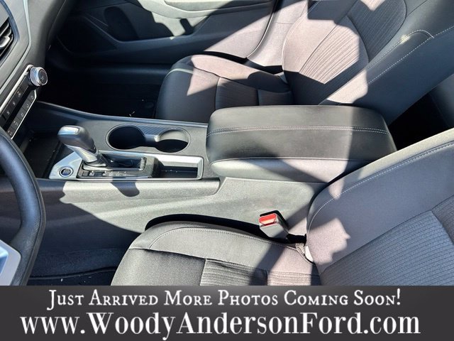 Used 2025 White Nissan 2.5 SV image 15