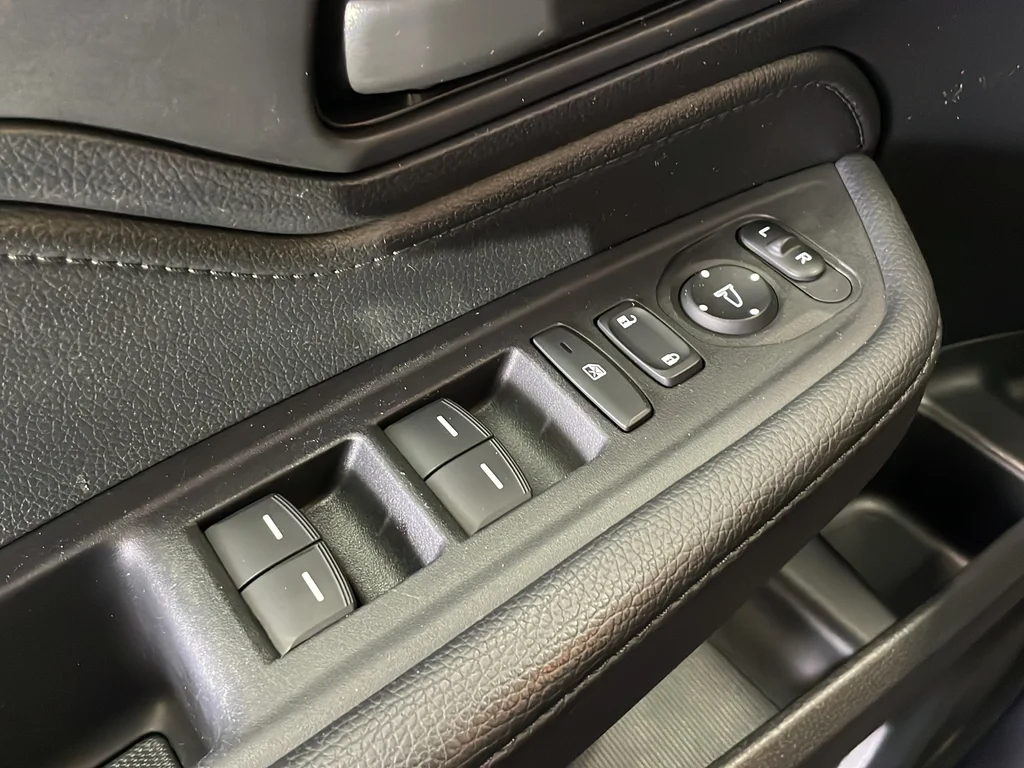 Used 2025 Blue Honda EX-L image 39
