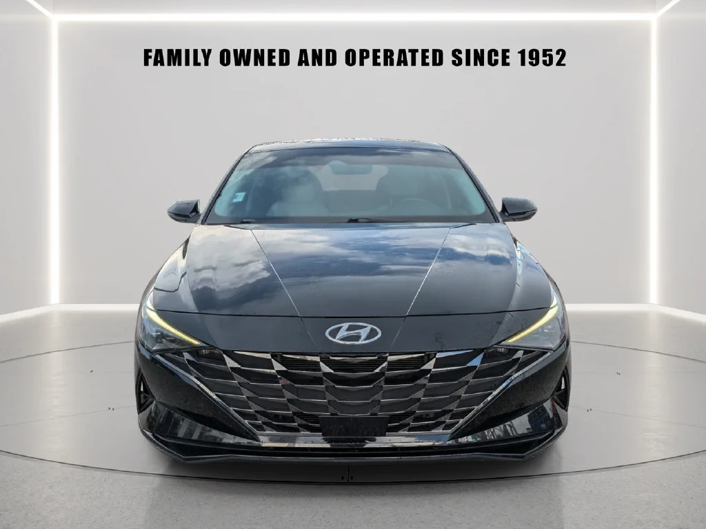 Used 2023 Black Hyundai Limited image 6