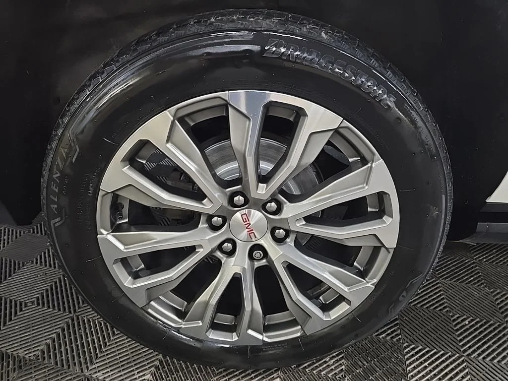 Used 2021 White GMC Denali image 14