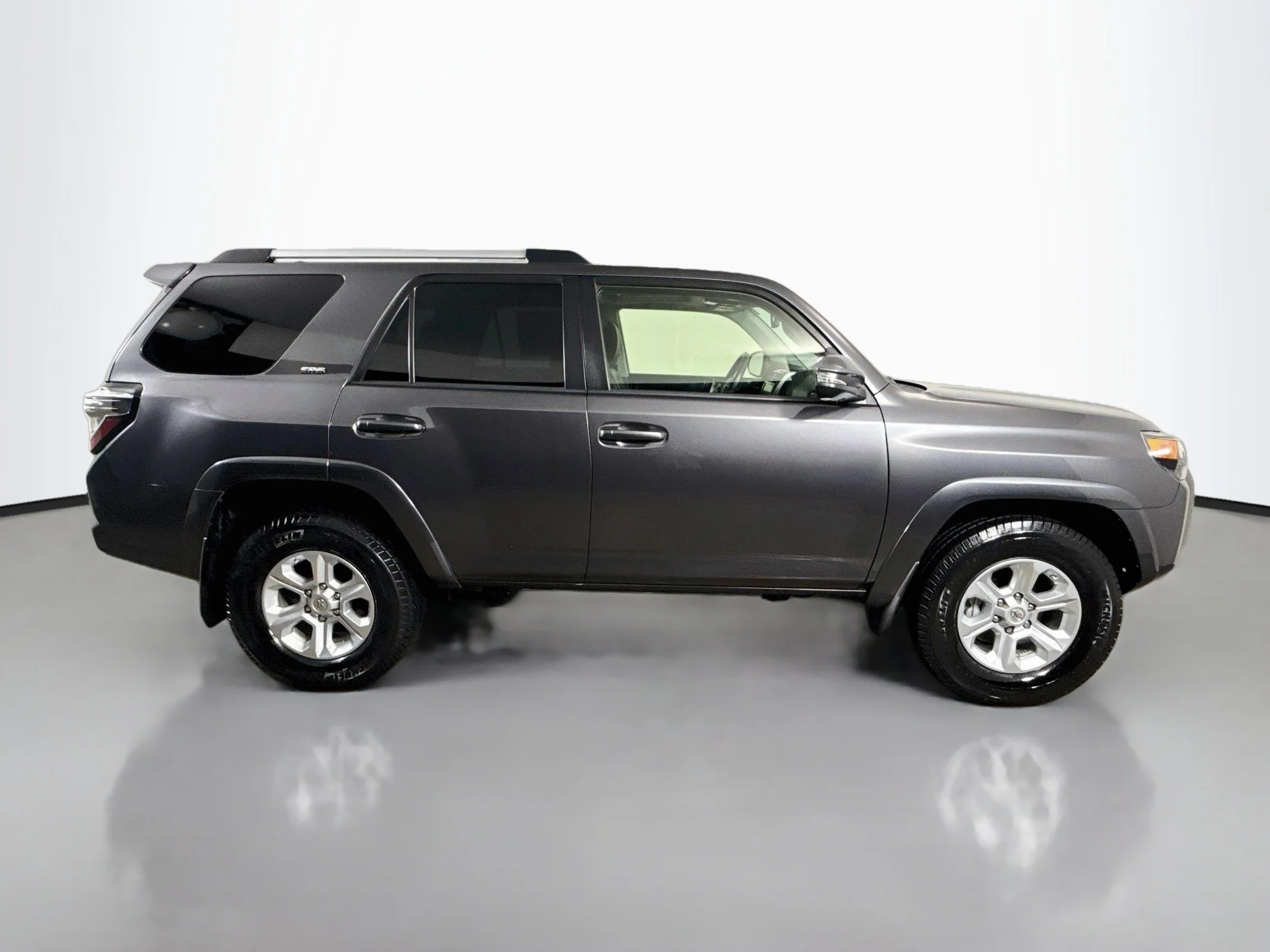 Used 2020 Magnetic Gray Metallic Toyota SR5 Premium image 8