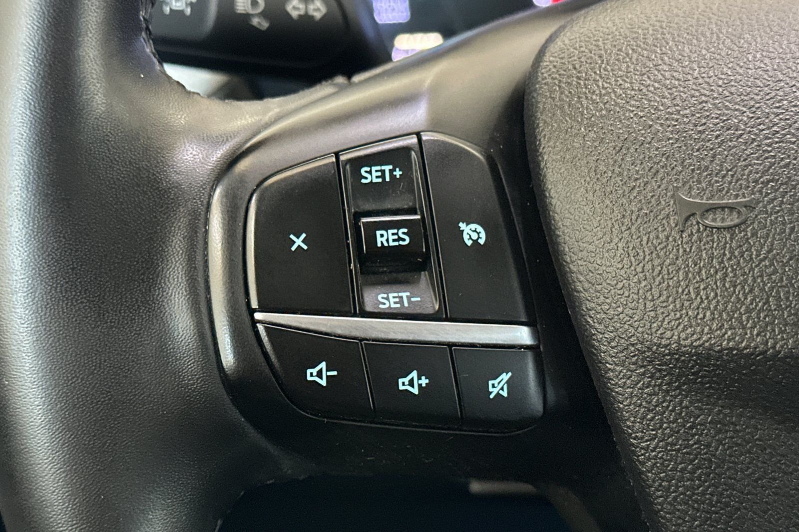 Used 2023 Green Ford XLT image 23