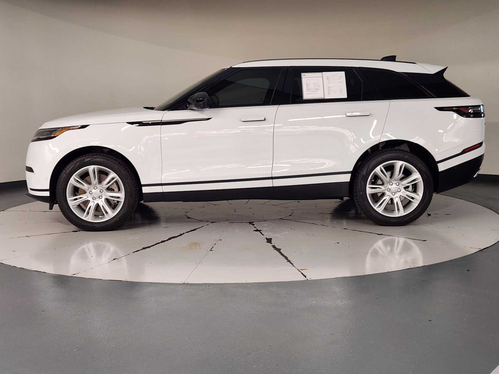 Used 2026 Fuji White Land Rover S image 5
