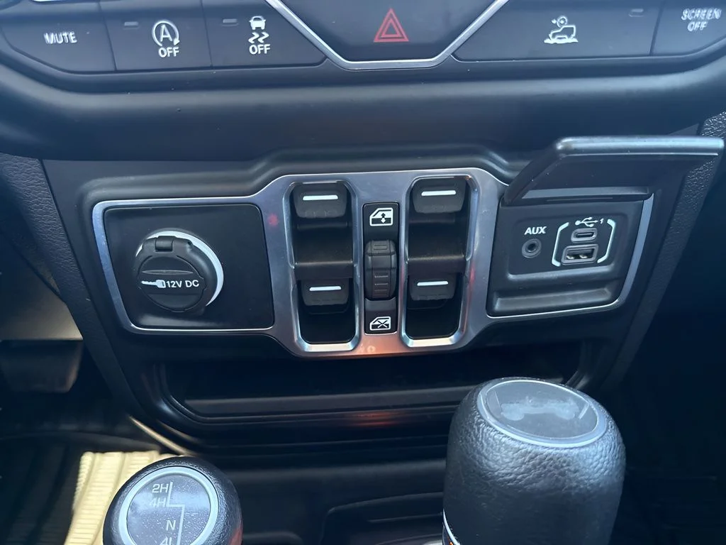 Used 2023 Black Jeep Sahara image 27