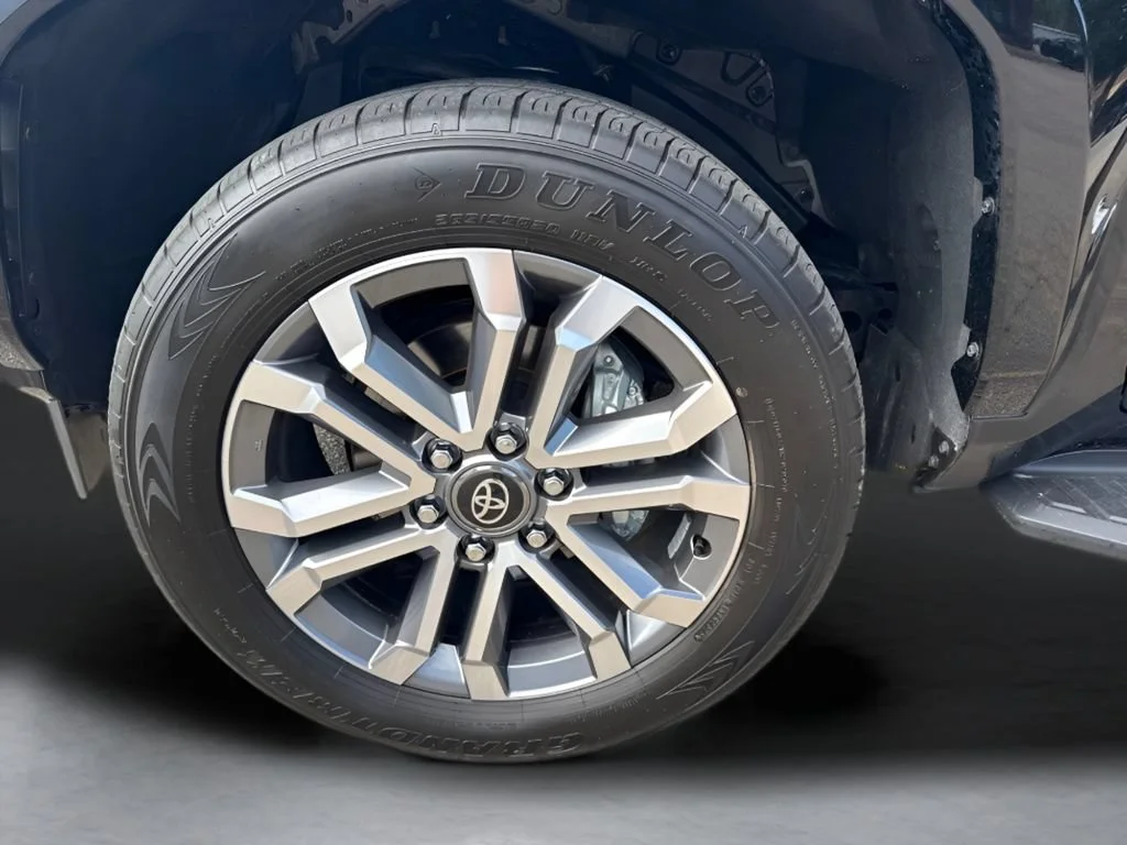Used 2025  Toyota SR5 image 39