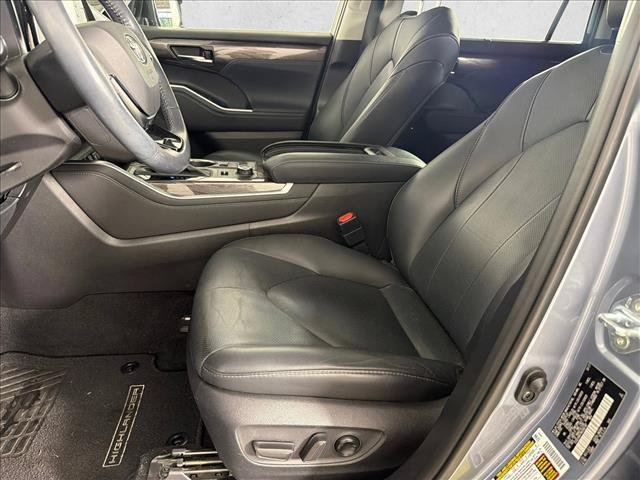 Certified Used 2021 MOON DUST Toyota  image 11