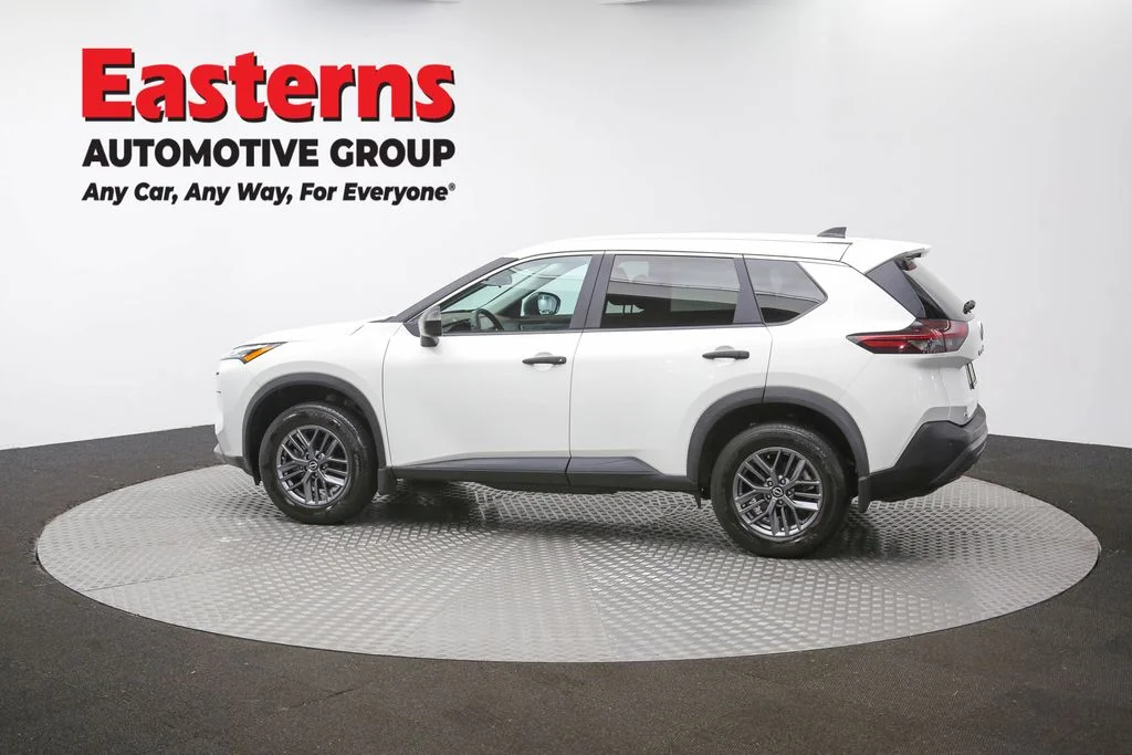 Used 2023 White Nissan S image 61