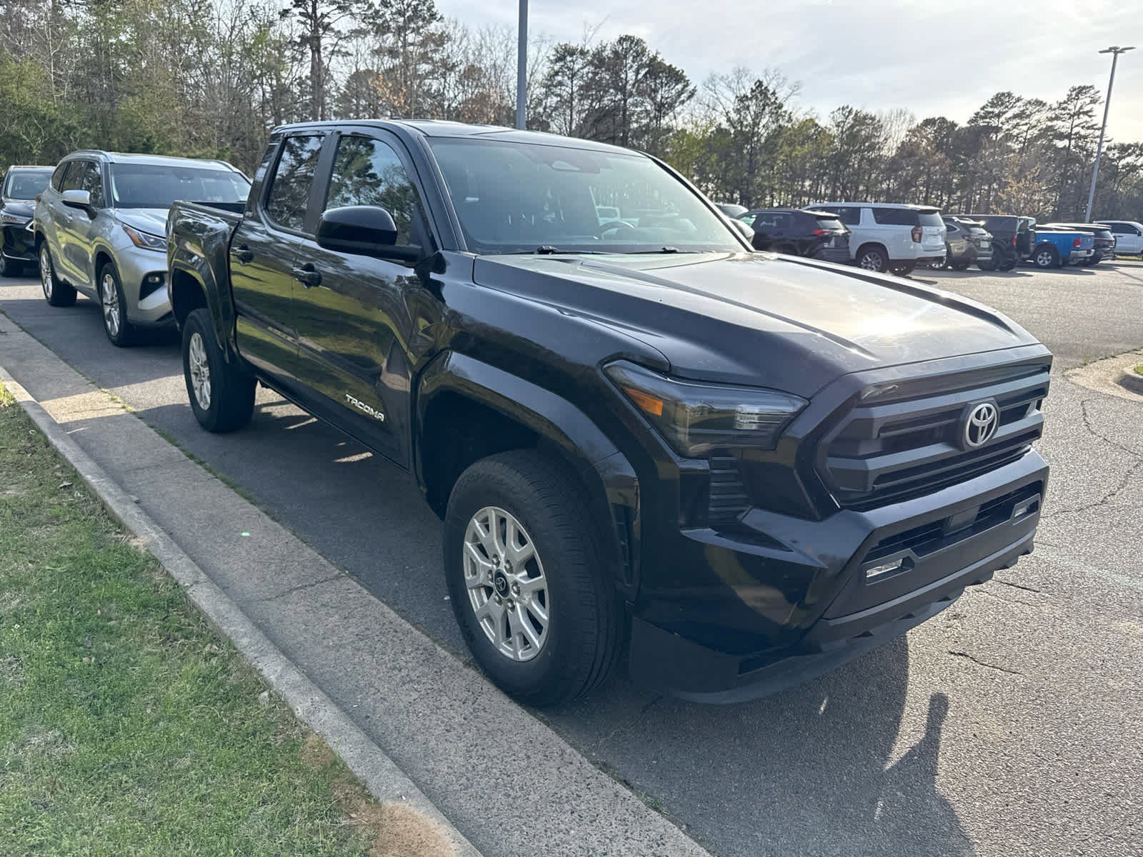 Used 2024 Toyota Tacoma SR5 with VIN 3TMKB5FN5RM009984 for sale in Little Rock