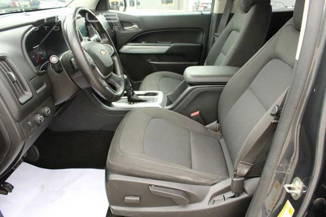 Used 2016 Cyber Gray Metallic Chevrolet 4WD LT image 14