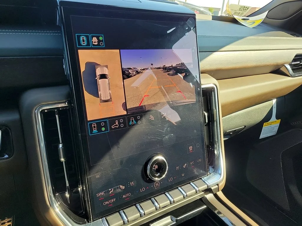 2026 GMC Yukon Denali Ultimate - Photo 21